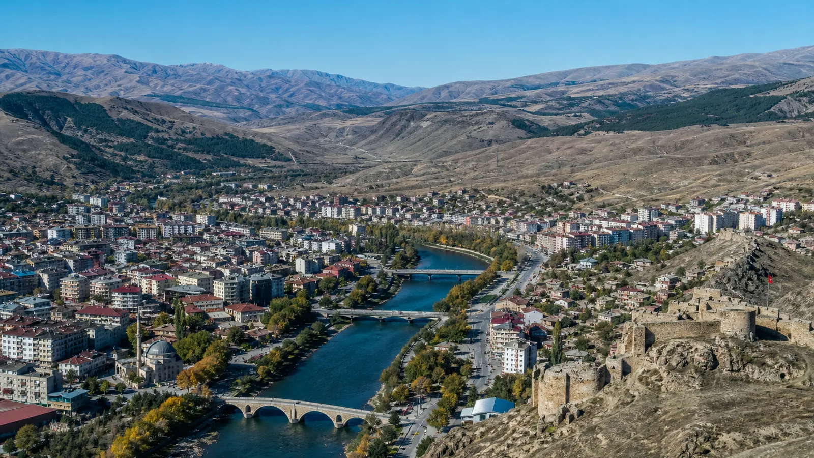 Bayburt gayrimenkul rehberi için yapay zekâ destekli temsili şehir ve yatırım görseli