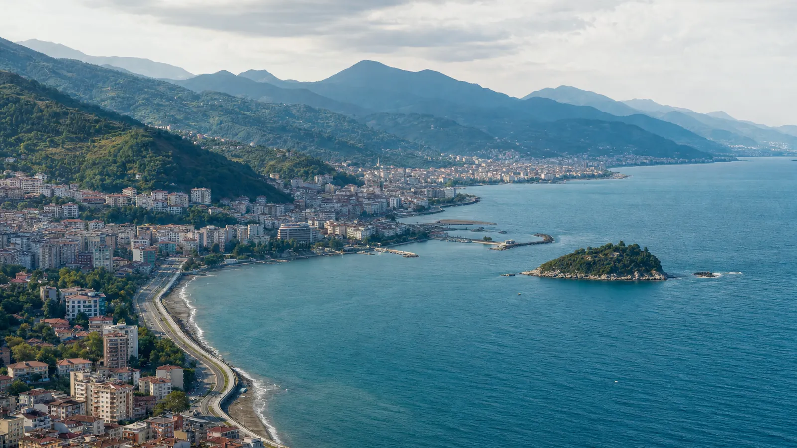 Giresun gayrimenkul rehberi için yapay zekâ destekli temsili şehir ve yatırım görseli