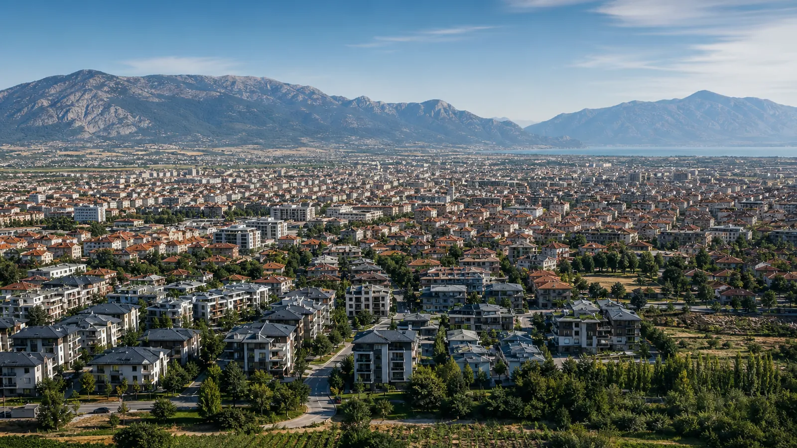 Isparta gayrimenkul rehberi için yapay zekâ destekli temsili şehir ve yatırım görseli