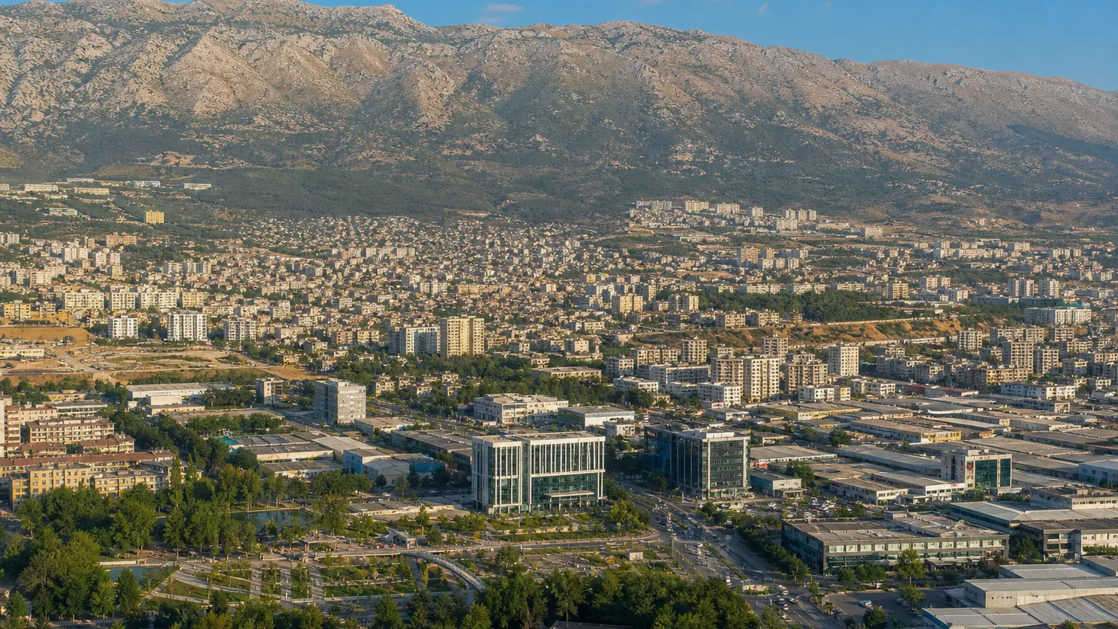 Kahramanmaraş gayrimenkul rehberi için yapay zekâ destekli temsili şehir ve yatırım görseli