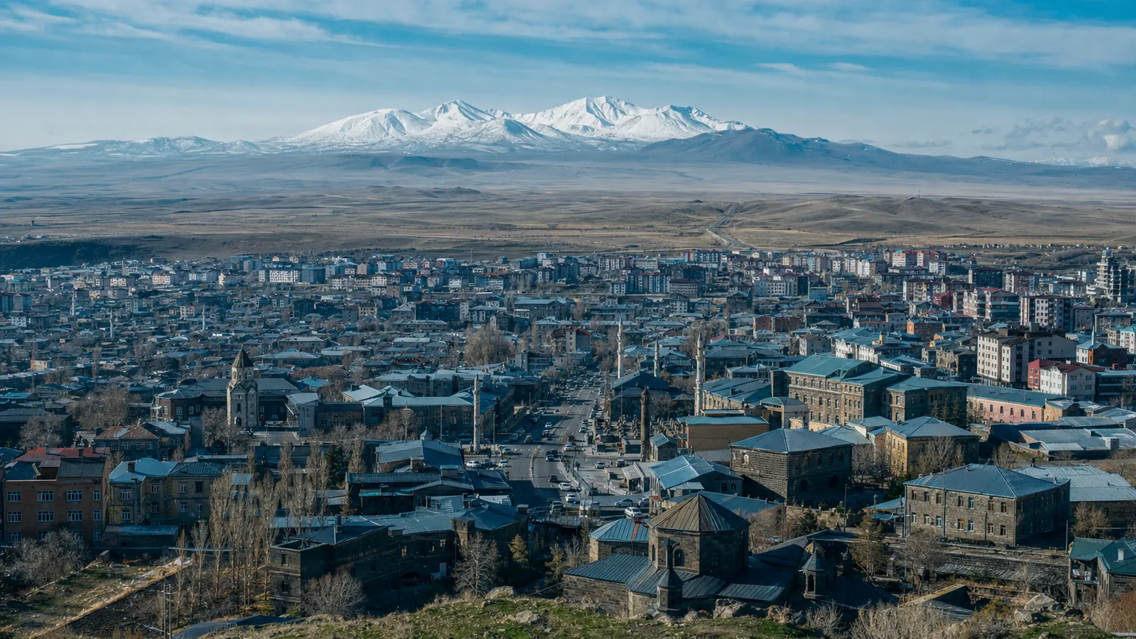 Kars gayrimenkul rehberi için yapay zekâ destekli temsili şehir ve yatırım görseli