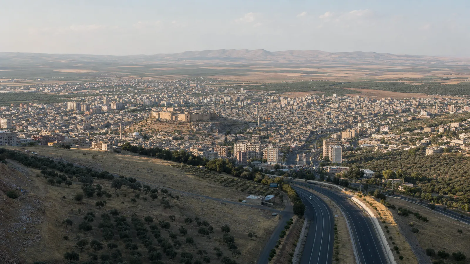 Kilis gayrimenkul rehberi için yapay zekâ destekli temsili şehir ve yatırım görseli