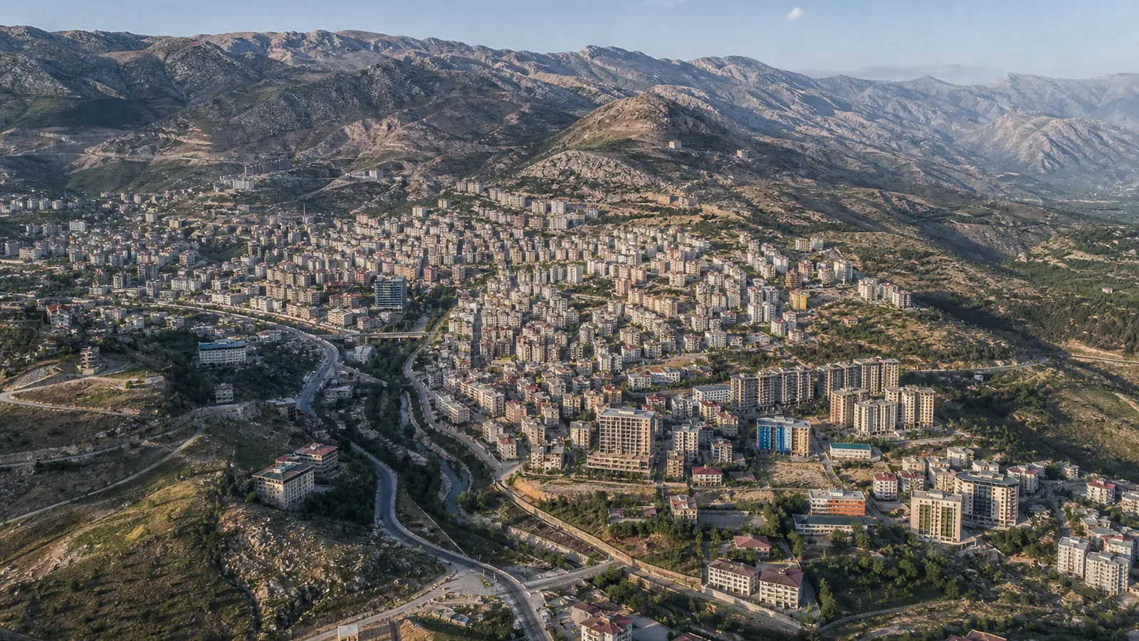 Şırnak gayrimenkul rehberi için yapay zekâ destekli temsili şehir ve yatırım görseli